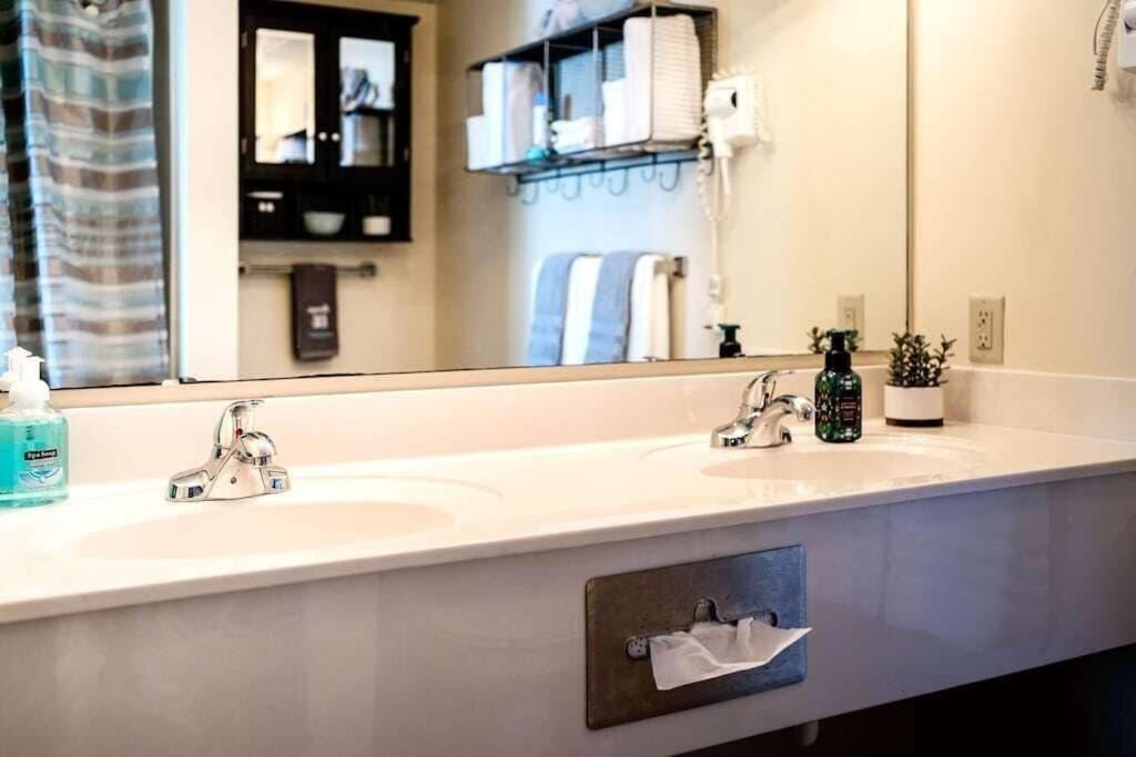 マートルビーチ 2501 S Ocean Blvd, 1031 - Ocean View Sleeps 8ヴィラ エクステリア 写真